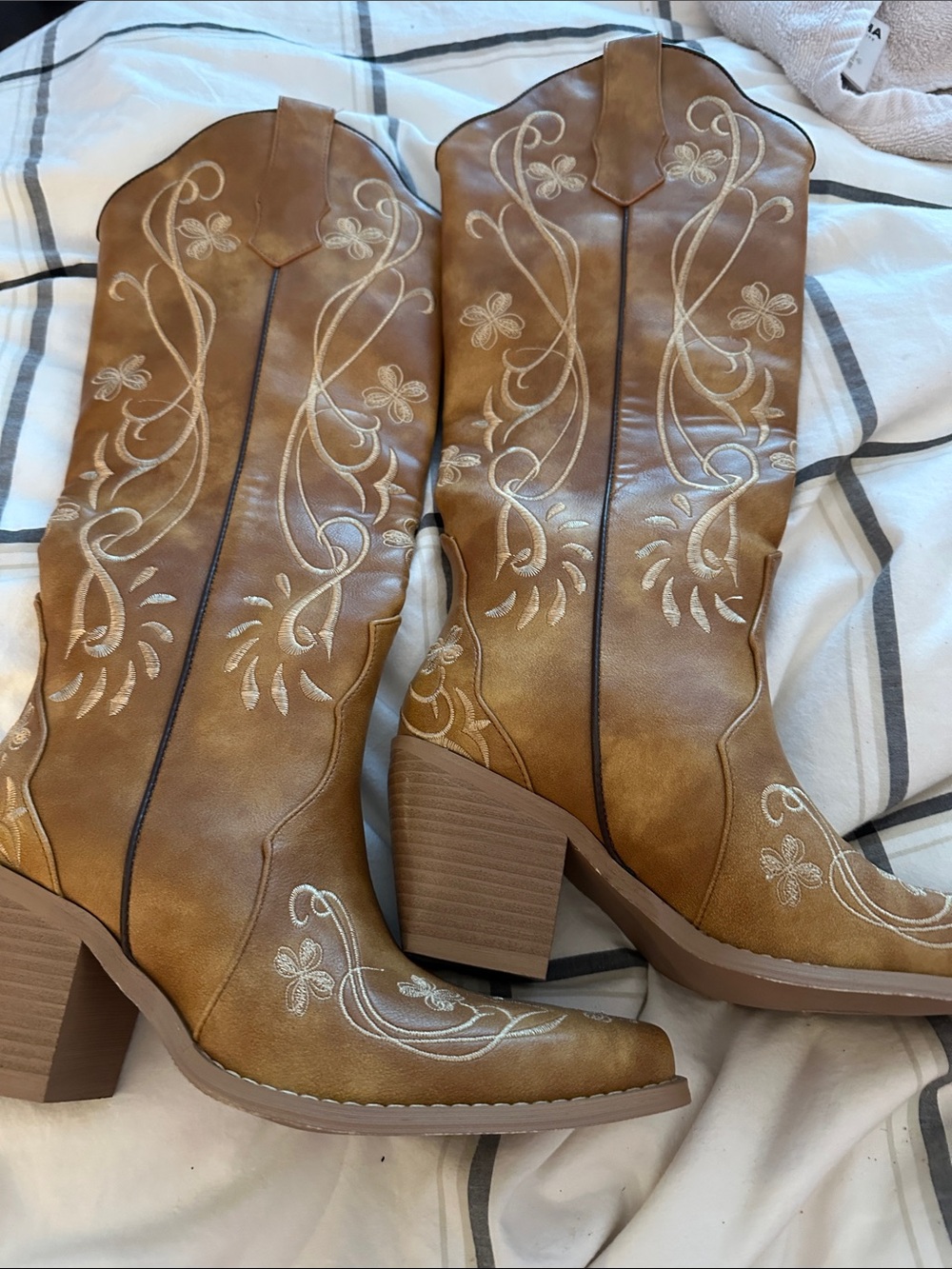 Women's Tan Embroidered Western Heeled Boots